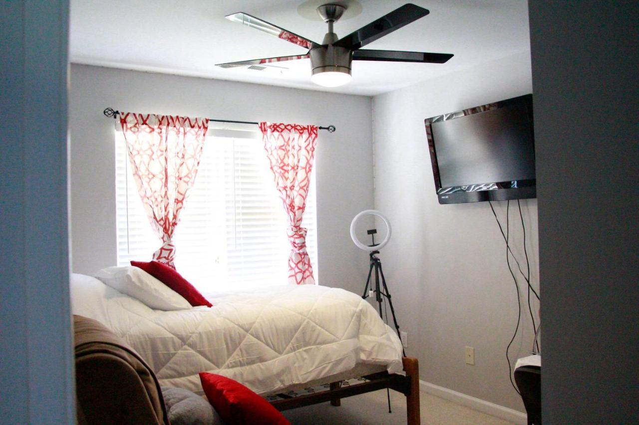 Minutes From Downtown 3Br Stylishhome-Free Parking 롤리 외부 사진